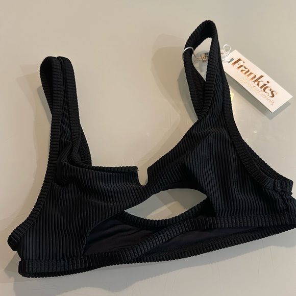 Frankies Bikinis Cole top in black - size XS - Picture 3 of 8